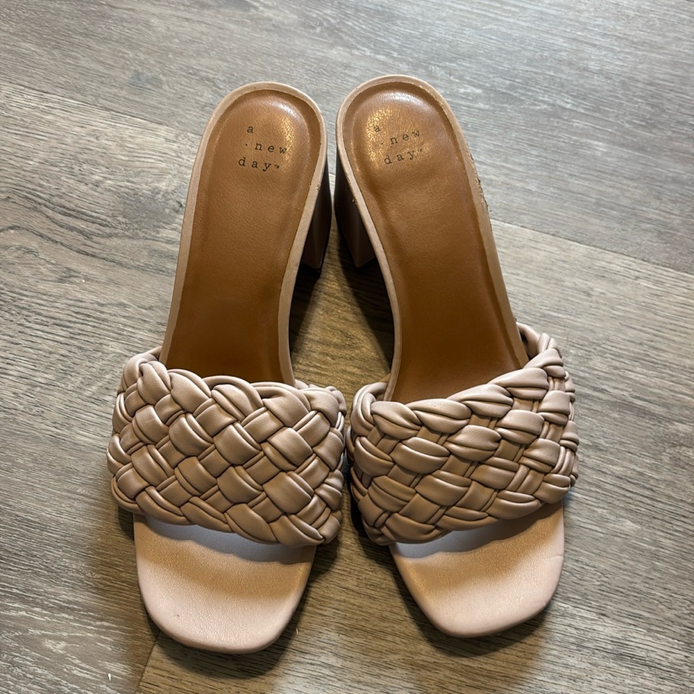 Lavender braided heels